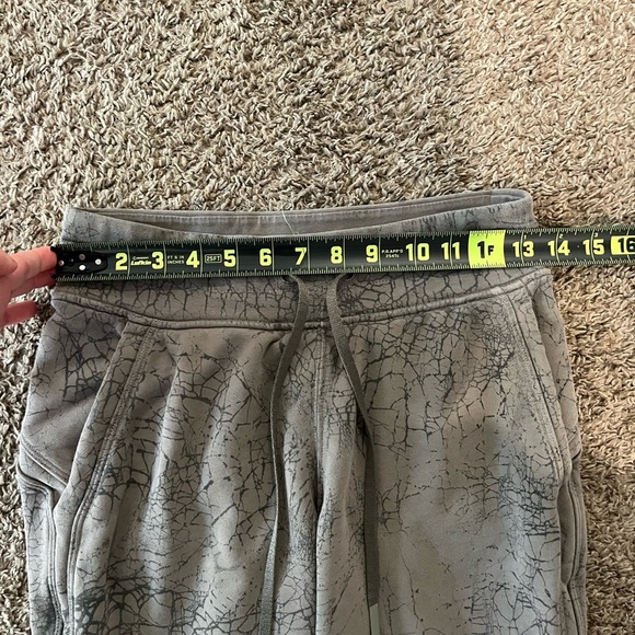 Lululemon Women's Warm Down Jogger 7/8 Thread Dye Rover Black Size 4 - Picture 3 of 8